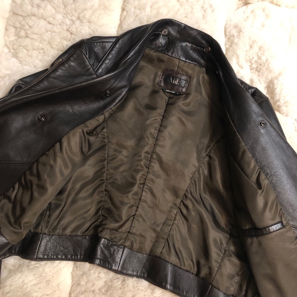 Leather jacket with removable brown fur collar - Picture 5 of 12